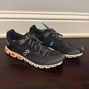On Running - Women’s black shoe